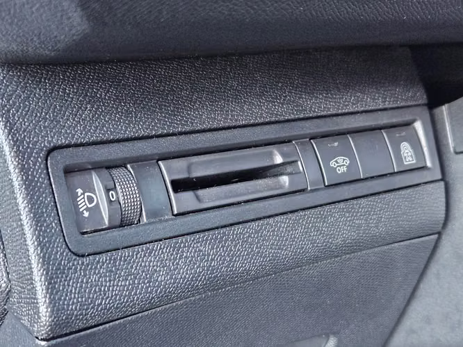 Peugeot 3008 1.6 ALLURE PACK THP 4X2 165 EAT6 5P 2022 - Imagen 20