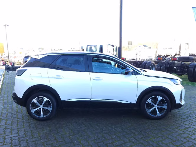 Peugeot 3008 1.6 ALLURE PACK THP 4X2 165 EAT6 5P 2022 - Imagen 4