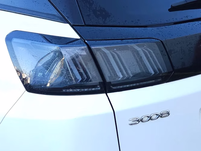 Peugeot 3008 1.6 ALLURE PACK THP 4X2 165 EAT6 5P 2022 - Imagen 12