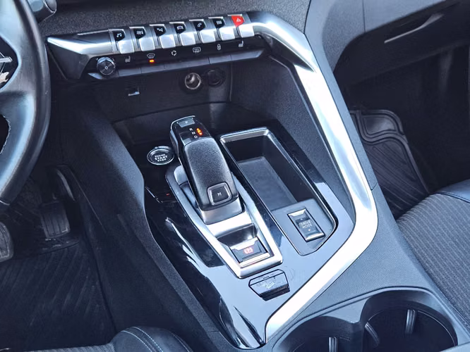 Peugeot 3008 1.6 ALLURE PACK THP 4X2 165 EAT6 5P 2022 - Imagen 15