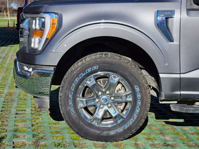 Ford F-150 5.0 XLT CC DOB. CAB. 4X4 AT 4P 2024