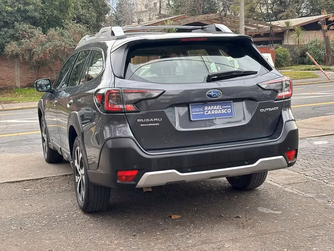 SUBARU OUTBACK 2022