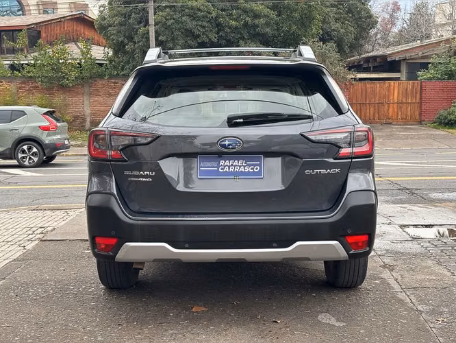 SUBARU OUTBACK 2022