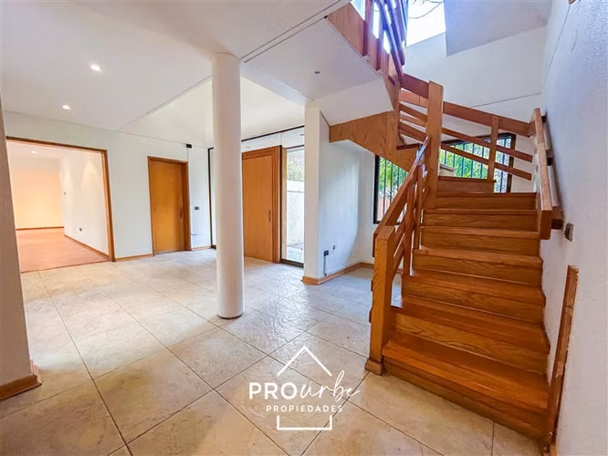 Casa en arriendo de 6 dorm. en Las Condes - Imagen 3