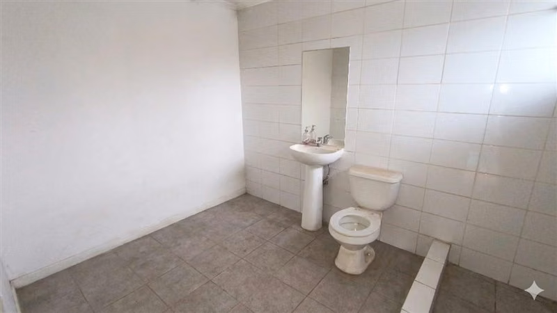 PROPIEDAD COMERCIAL -BODEGA- CASA y 1000 m2 DE TERRENO