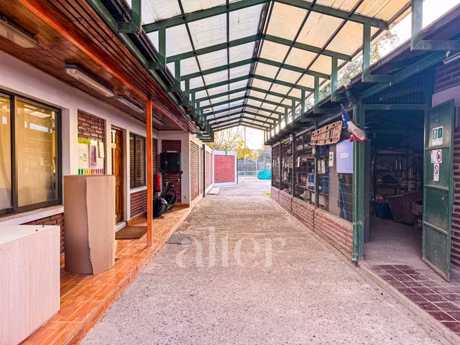 Espacio Ideal para Empresa con Casa en1.400m2 (171064)