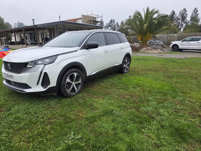 Se vende Peugeot 5008 GT 2023 Diésel Automático | 63.000 km