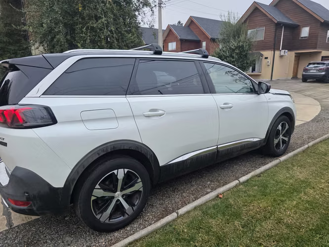Se vende Peugeot 5008 GT 2023 Diésel Automático | 63.000 km