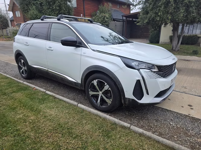 Se vende Peugeot 5008 GT 2023 Diésel Automático | 63.000 km