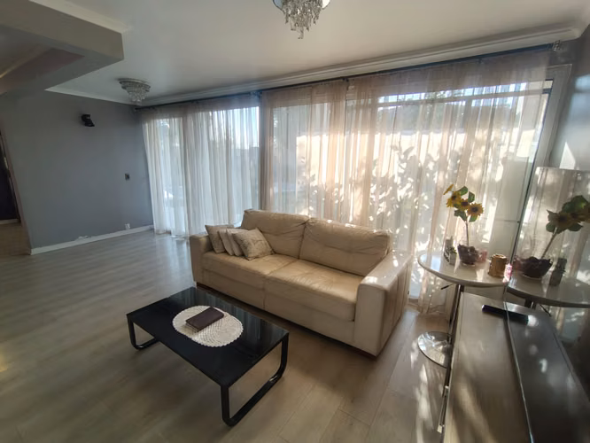 VENDO CASA CON PISCINA Y QUINCHO EN PADRE HURTADO