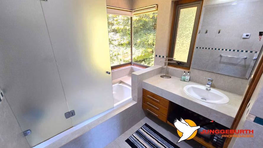 GRAN CASA DE LUJO EN CONDOMINIO DE VILLARRICA