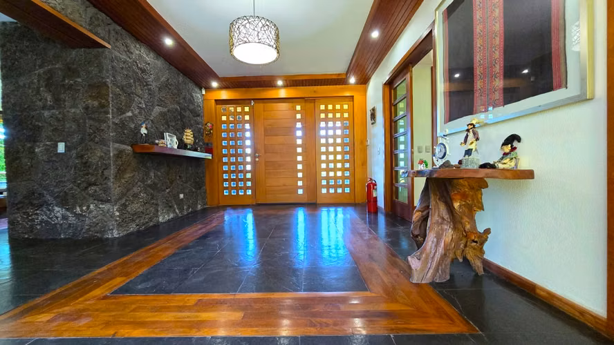 GRAN CASA DE LUJO EN CONDOMINIO DE VILLARRICA