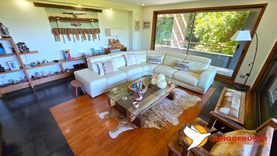 GRAN CASA DE LUJO EN CONDOMINIO DE VILLARRICA