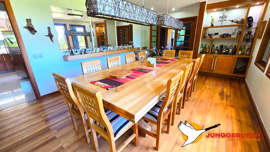 GRAN CASA DE LUJO EN CONDOMINIO DE VILLARRICA