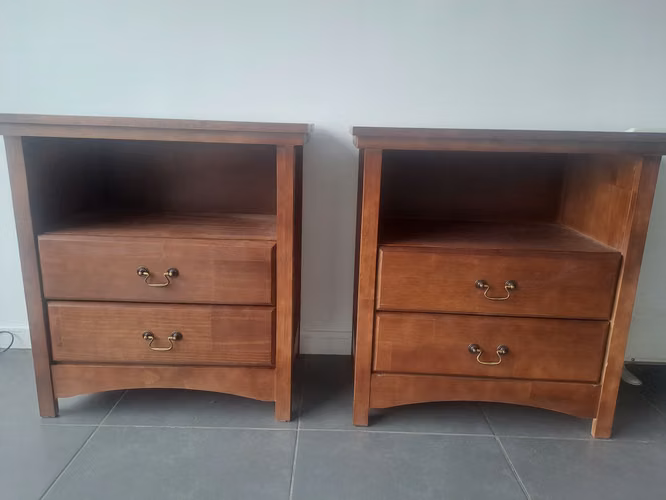 Dos veladores CIC nuevos