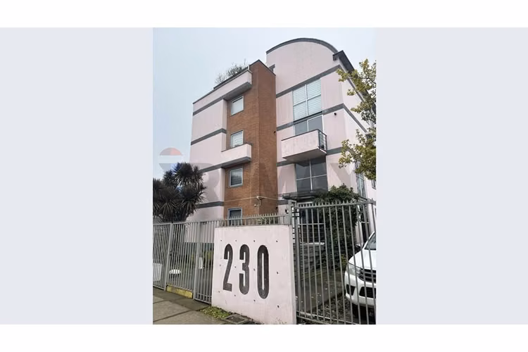 Se vende dpto con azotea (cerca mall)