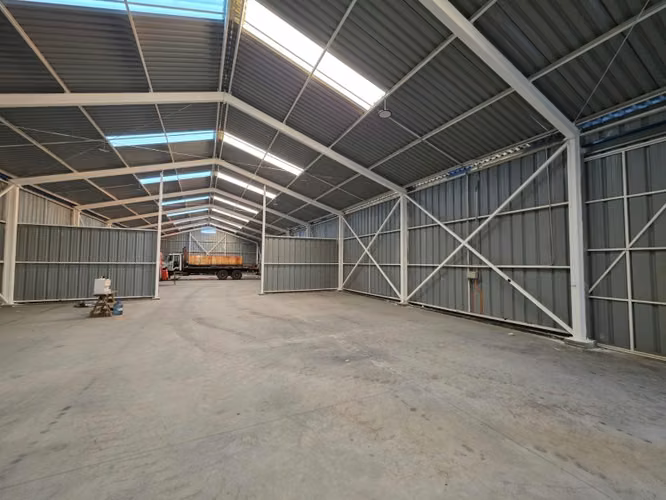 Arriendo bodega sector industrial de Cabrero