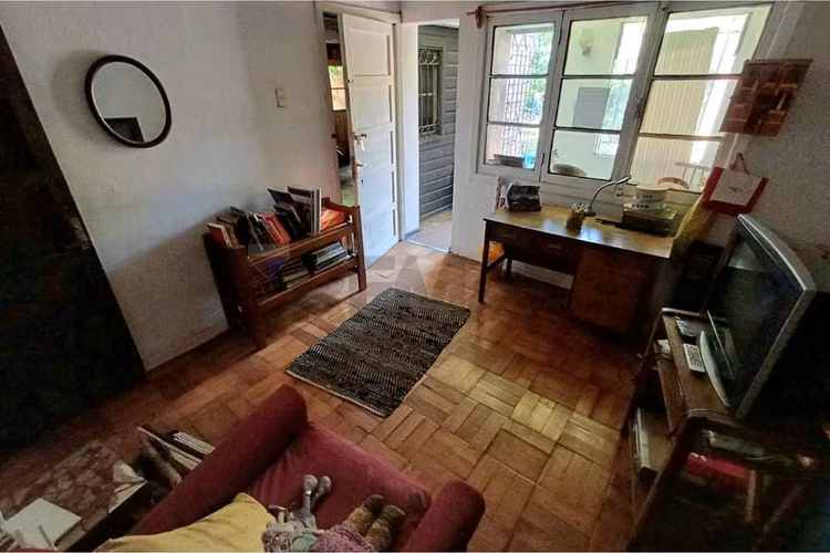 Excepcional casa en gran terreno/ premio nobel