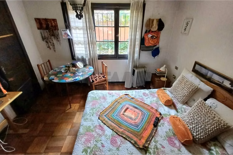 Excepcional casa en gran terreno/ premio nobel