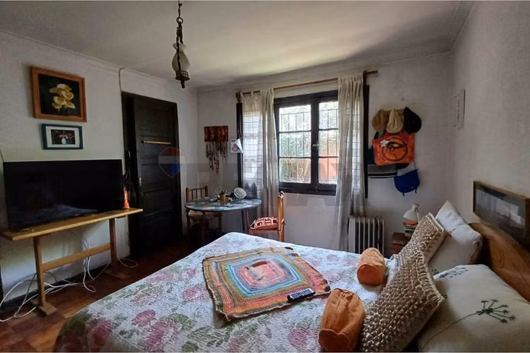 Excepcional casa en gran terreno/ premio nobel