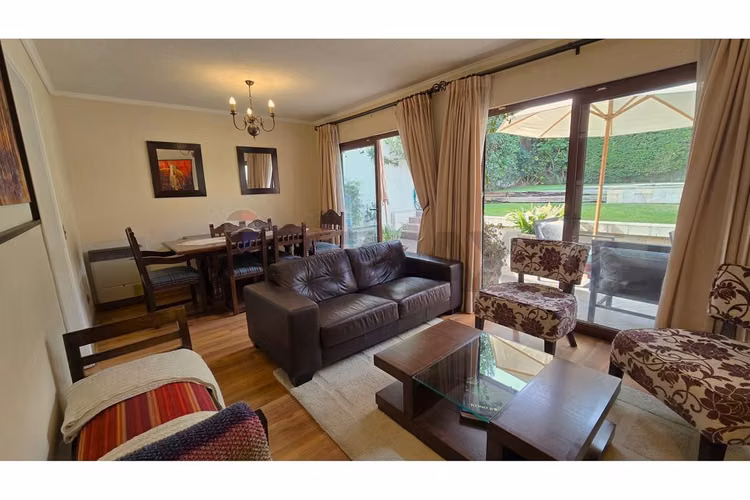 Amplia, cómoda, en condominio
