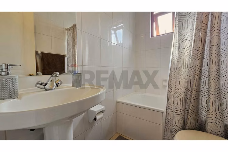 Amplia, cómoda, en condominio