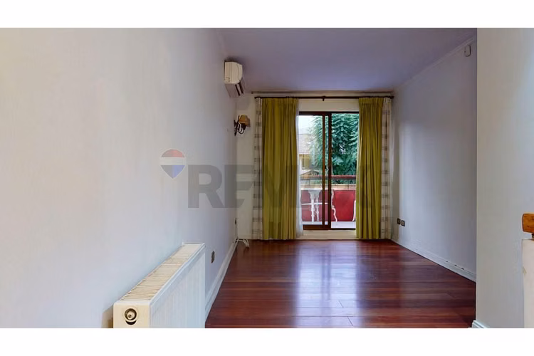 Casa en venta con gran patio y piscina