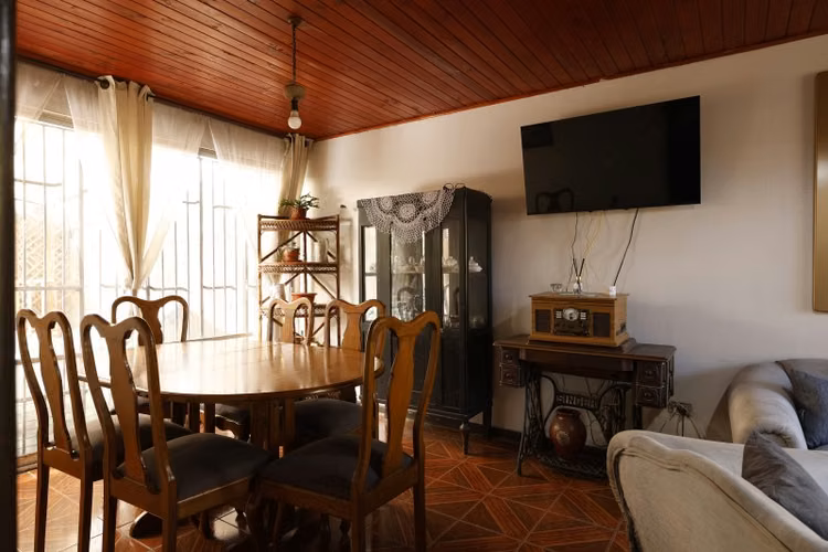Casa TRINIDAD RAMÍREZ / LOS NOGALES
