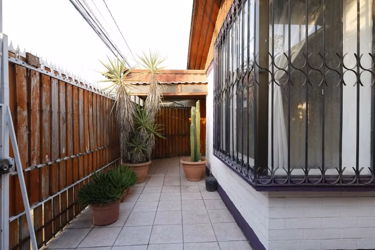 Casa DIEGO BARROZ ORTIZ / AVENIDA CUATRO PONIENTE.