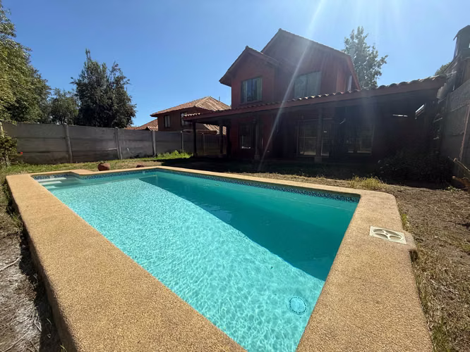 Acogedora casa en Venta en Hacienda el Peñon (166706)