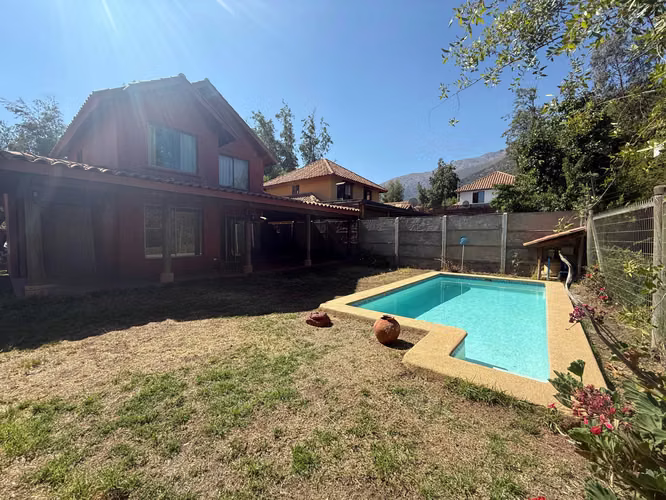 Acogedora casa en Venta en Hacienda el Peñon (166706)