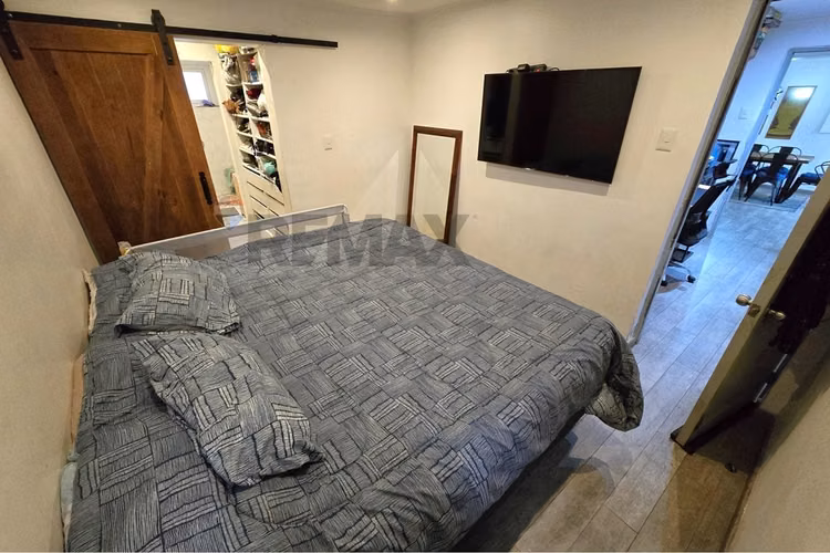 Venta casa 183 metros, la reina - remodelada!!