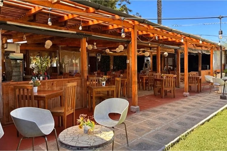 Casa, restaurant y hostal en san vicente de t.t.
