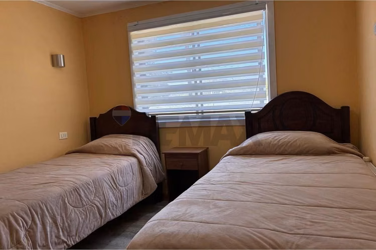 Casa, restaurant y hostal en san vicente de t.t.