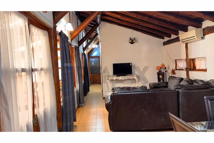 Casa, restaurant y hostal en san vicente de t.t.