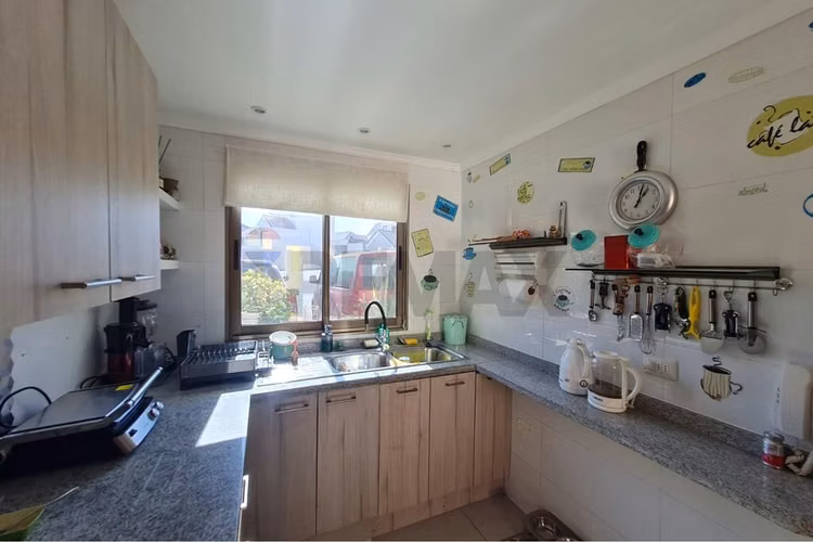 Amplia casa en venta costa laguna 4d 3b