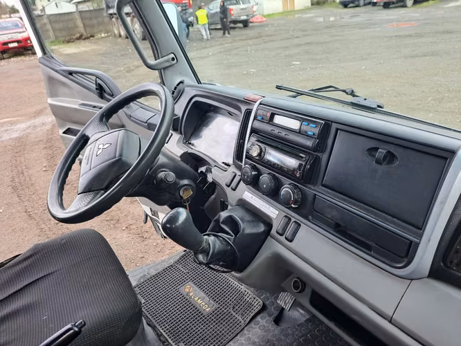 CAMIÓN DE COMBUSTIBLE 5M3 MITSUBISHI CANTER 915. AÑO: 2018