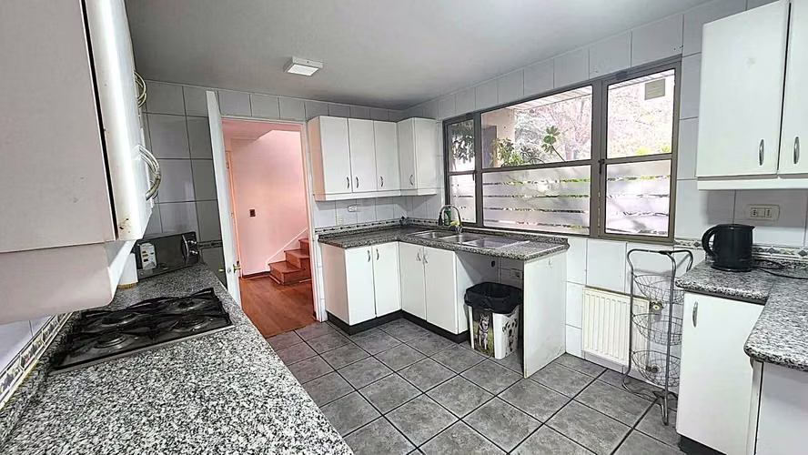 Moderna Vivienda con Excelente Conectividad (171183)