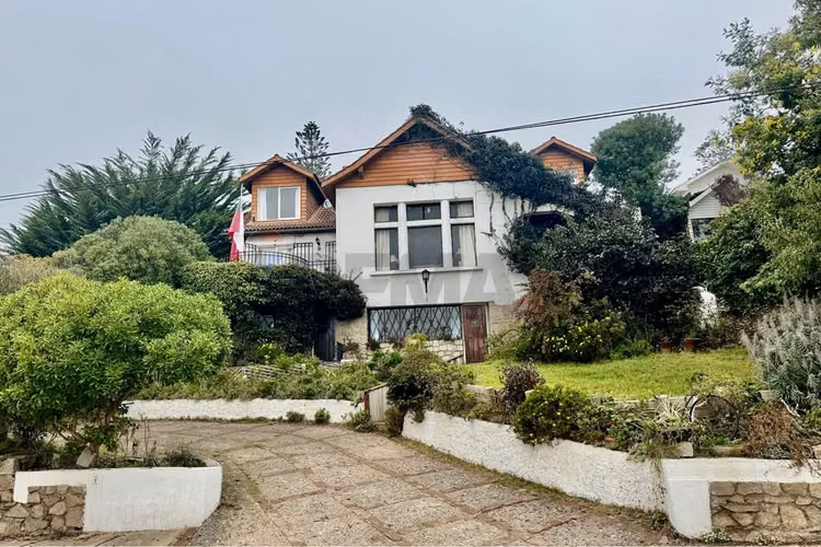 2 casas con impresionante vista al mar