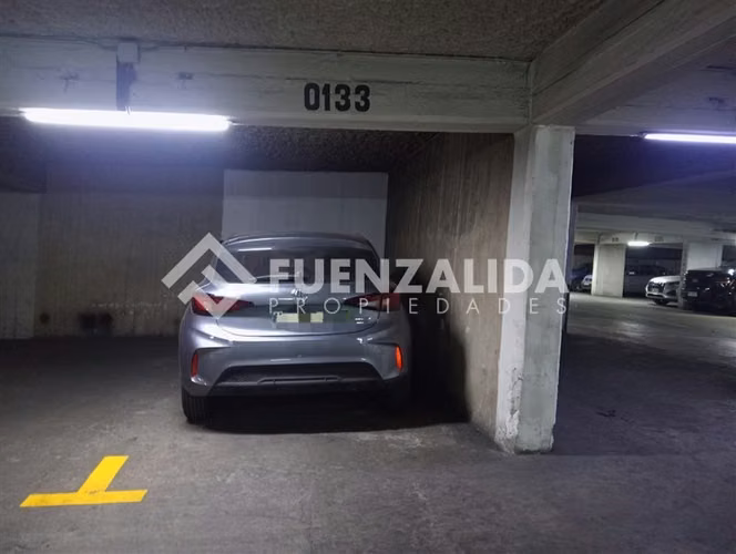Venta de estacionamiento 24 horas en Santiago, Santa Lucia