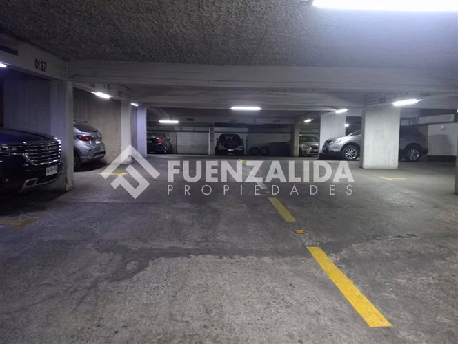 Venta de estacionamiento 24 horas en Santiago, Santa Lucia