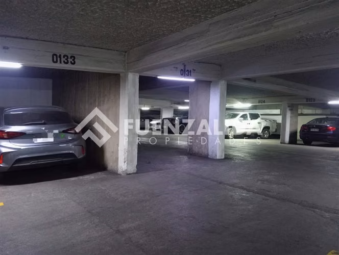Venta de estacionamiento 24 horas en Santiago, Santa Lucia