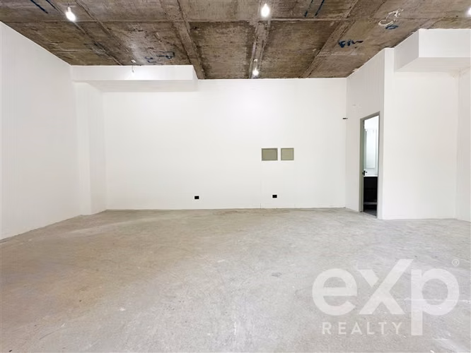 Local Comercial Nuevo en arriendo en Av. Las Condes 60,16 m2