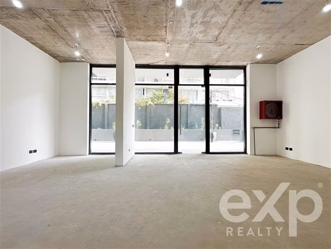Local Comercial Nuevo en arriendo en Av. Las Condes 60,16 m2