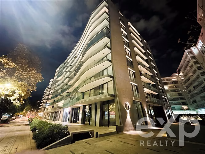 Local Comercial Nuevo en arriendo en Av. Las Condes 60,16 m2