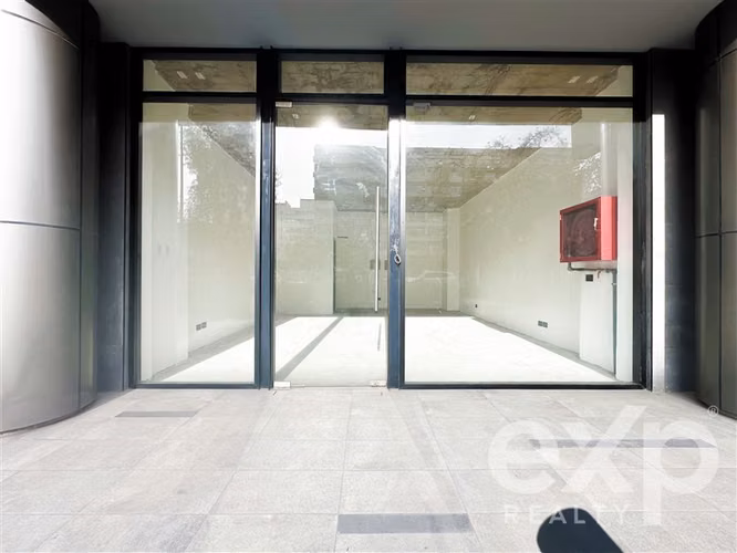 Local Comercial Nuevo en arriendo en Av. Las Condes 45,14 m2 - Imagen 2