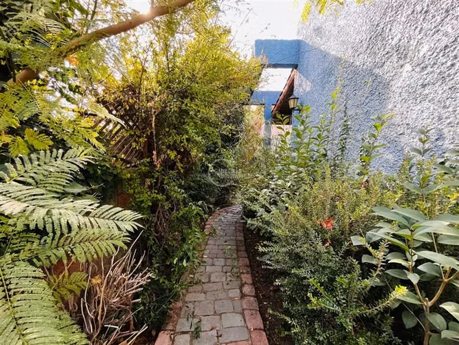 Casa en arriendo de 5 dorm. en Las Condes