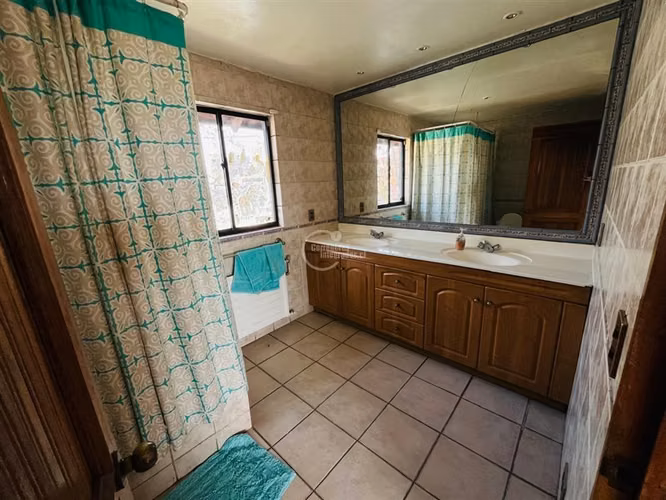 Casa en arriendo de 5 dorm. en Las Condes