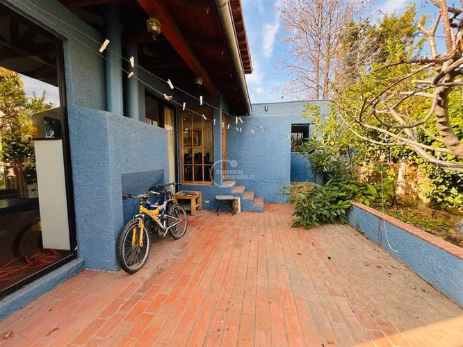 Casa en arriendo de 5 dorm. en Las Condes