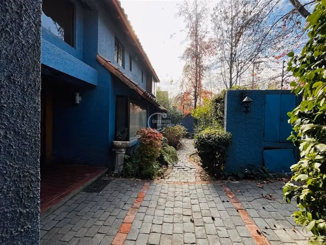 Casa en arriendo de 5 dorm. en Las Condes